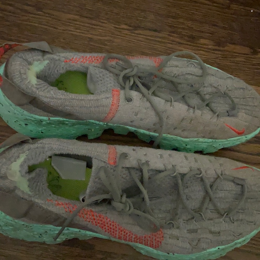 Grey and mint green Nike shoes 9.5 M great condition